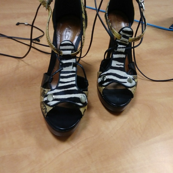 Aldo Platform Sandals - Picture 3 of 6